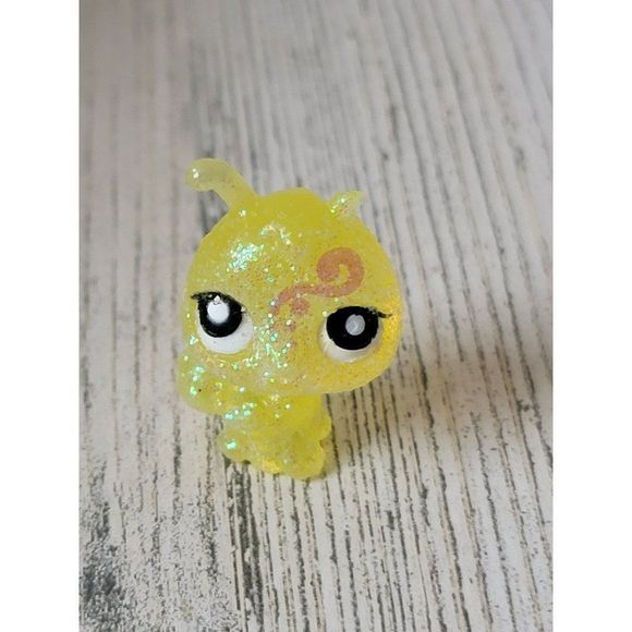 Yellow glitter mini Love Bug pet accessory toy figure - Picture 1 of 3